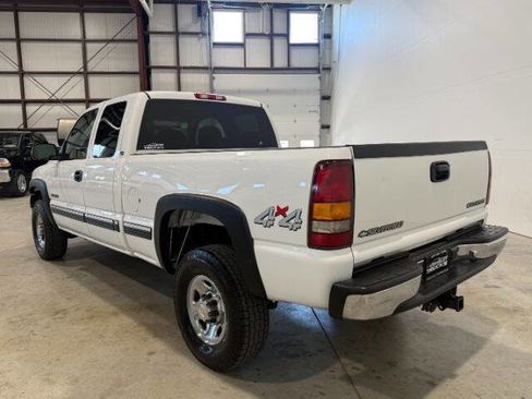 Used 2001 Chevrolet Silverado 2500 LS w/ Off-Road Skid Plate Pkg AWD/4WD image 11