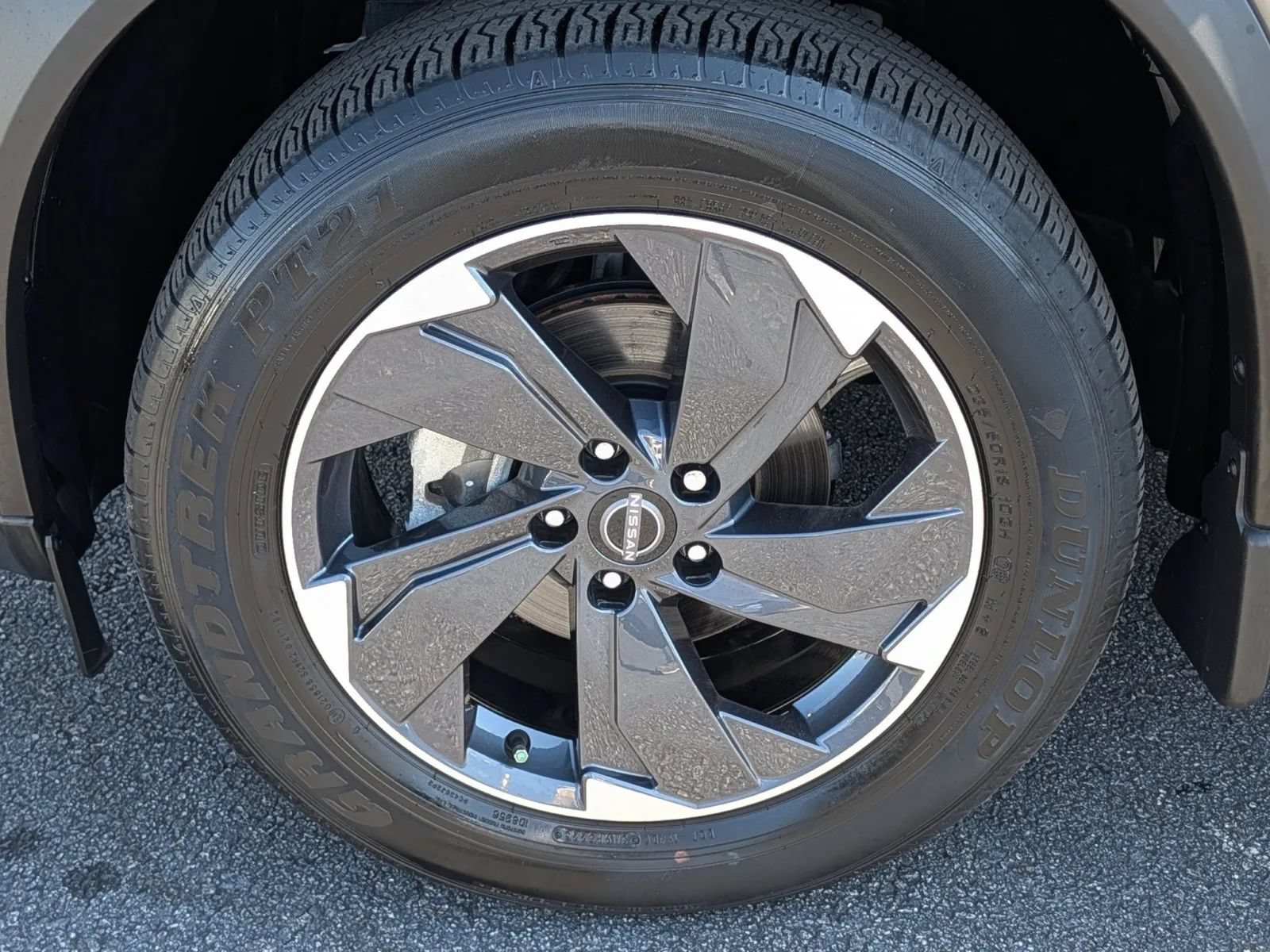 Used 2024 Nissan Rogue SV AWD/4WD image 11