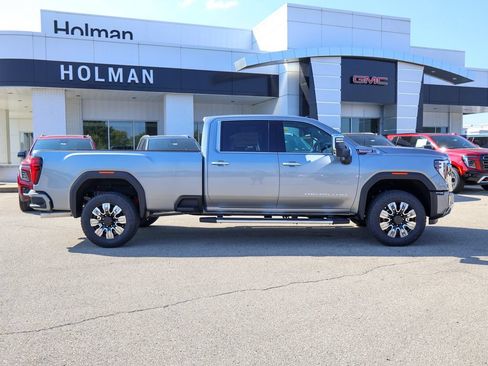 New 2026 GMC Sierra 3500 Denali w/ Denali Reserve Package AWD/4WD image 2