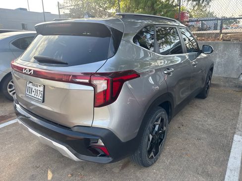 Certified 2024 Kia Seltos EX FWD image 5
