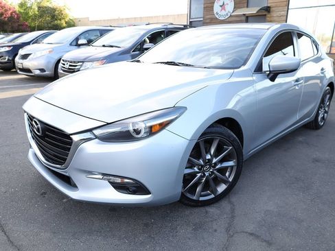 Used 2018 MAZDA MAZDA3 Grand Touring FWD image 2