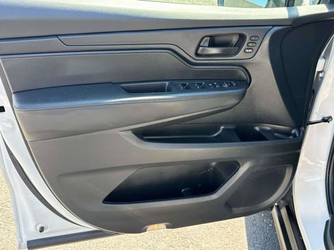 Used 2025 Honda Odyssey EX-L image 17