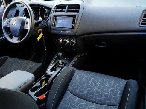 Used 2021 Mitsubishi Outlander Sport ES FWD image 11