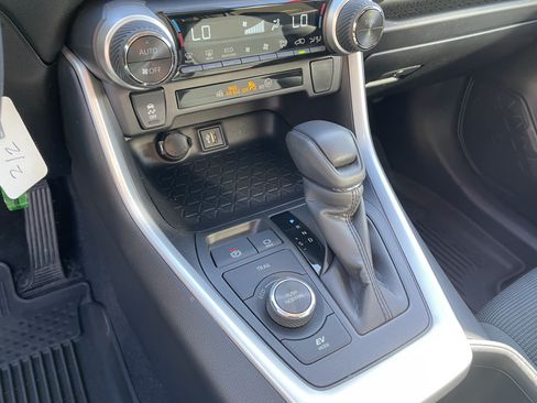 Certified 2024 Toyota RAV4 LE AWD/4WD image 23