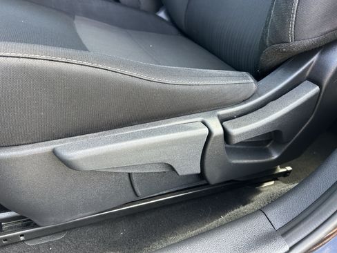 Used 2025 Nissan Sentra SV FWD image 15