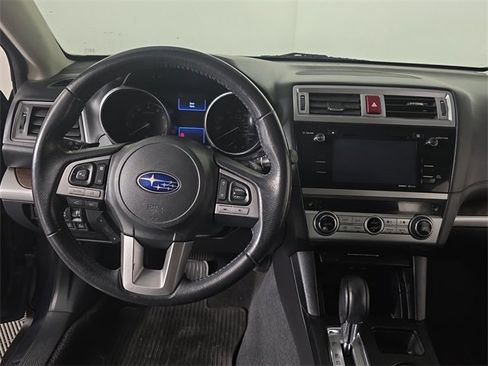 Used 2017 Subaru Outback 2.5i Limited image 9