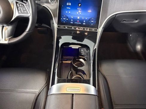 Used 2024 Mercedes-Benz GLC 300 image 14