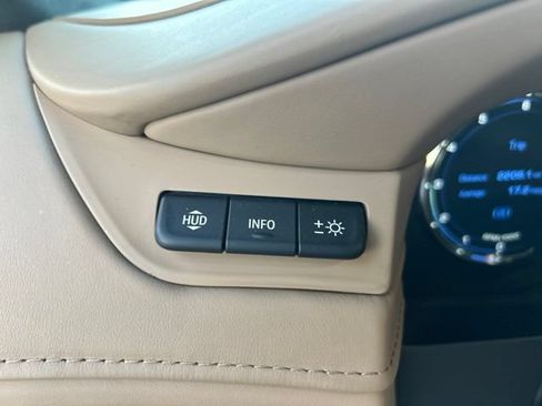 Used 2020 Cadillac Escalade Platinum AWD/4WD image 14