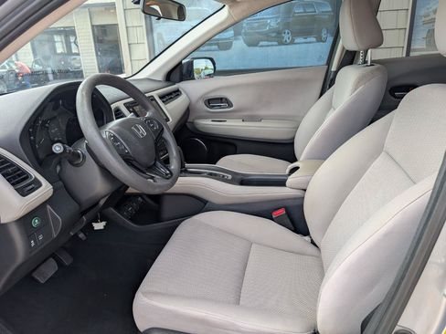 Used 2017 Honda HR-V EX image 13