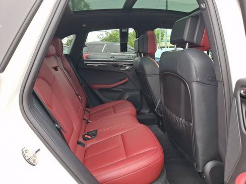 Used 2023 Porsche Macan AWD/4WD image 15