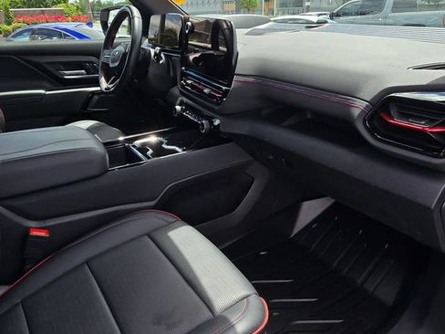Certified 2025 Chevrolet Silverado EV RST AWD/4WD image 16