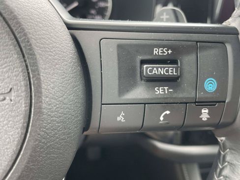 Used 2025 Nissan Pathfinder SV AWD/4WD image 29