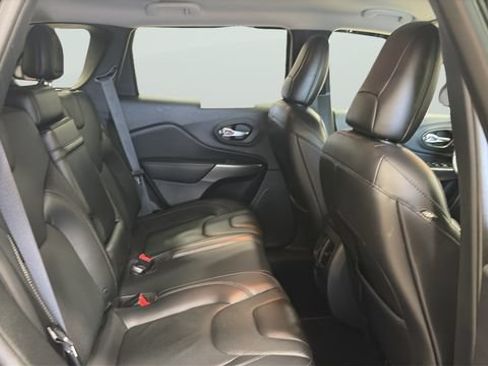 Used 2019 Jeep Cherokee Limited AWD/4WD image 15