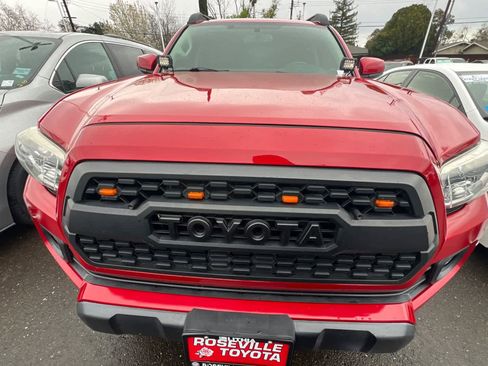 Used 2016 Toyota Tacoma SR5 w/ SR5 Appearance Package (DN) image 6