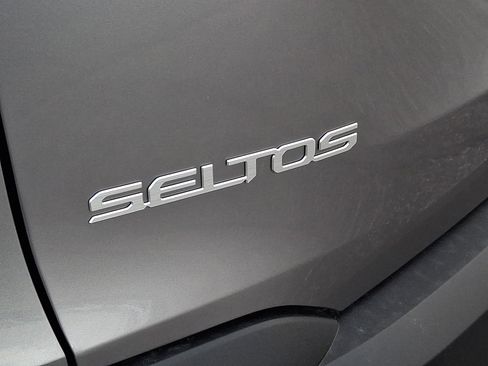 New 2026 Kia Seltos LX image 23