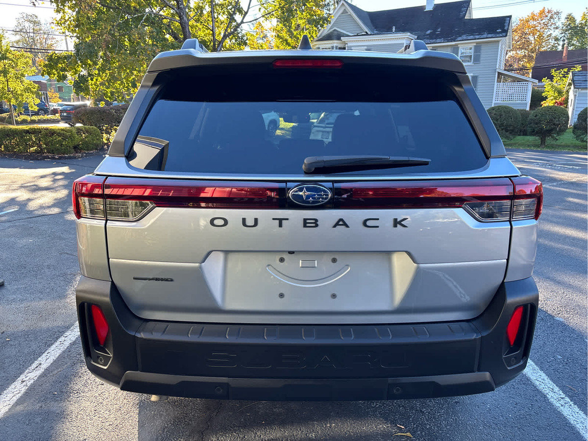 Certified 2026 Subaru Outback Premium w/ Premium/Limited Plus Package AWD/4WD image 4