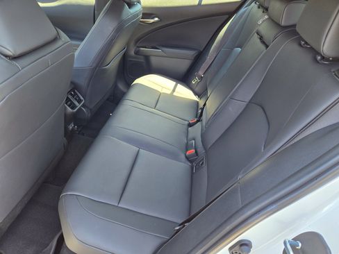 Used 2025 Lexus UX 300h FWD image 12