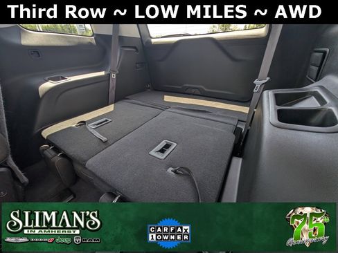 Used 2023 GMC Acadia SLE image 17