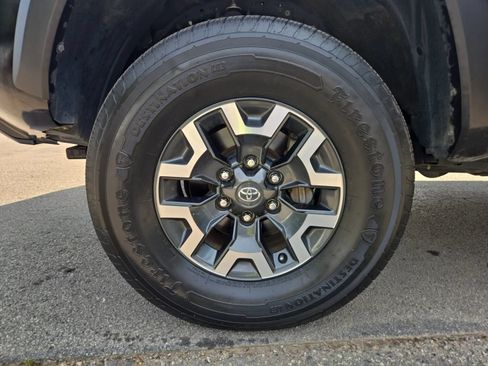 Used 2022 Toyota Tacoma TRD Off-Road RWD image 28