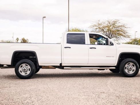 Used 2017 GMC Sierra 2500 2WD Crew Cab w/ Sierra Convenience Package image 4