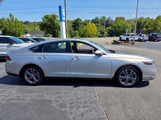 Used 2024 Honda Accord EX image 9