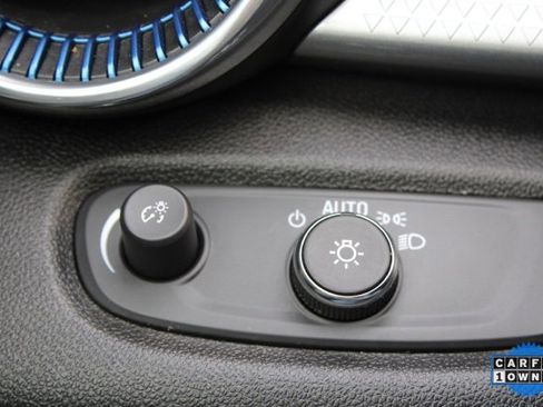 Used 2024 Chevrolet Trax LT w/ LT Convenience Package image 19