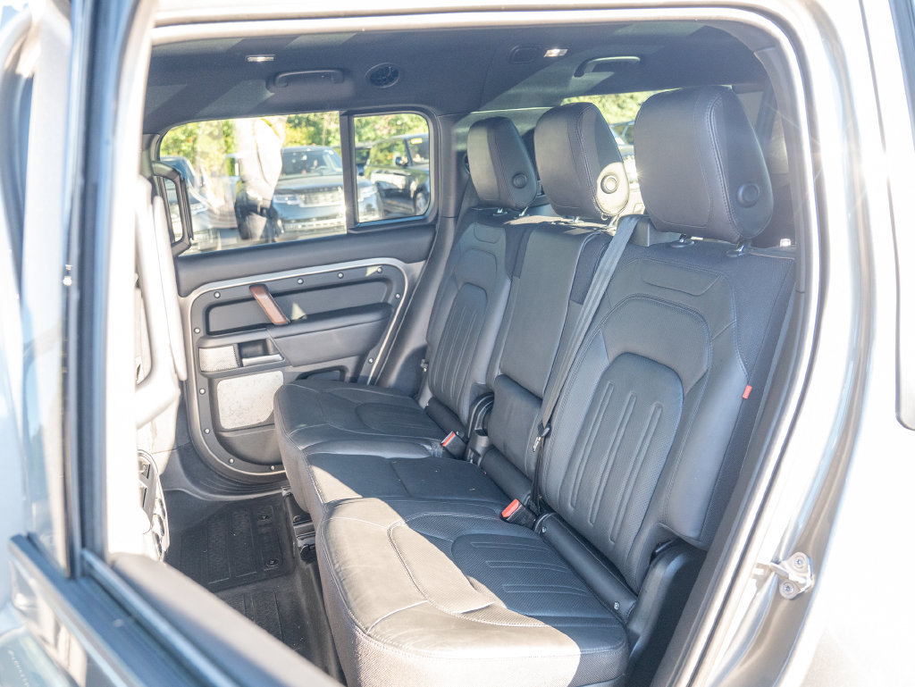Used 2024 Land Rover Defender 130 X AWD/4WD image 35