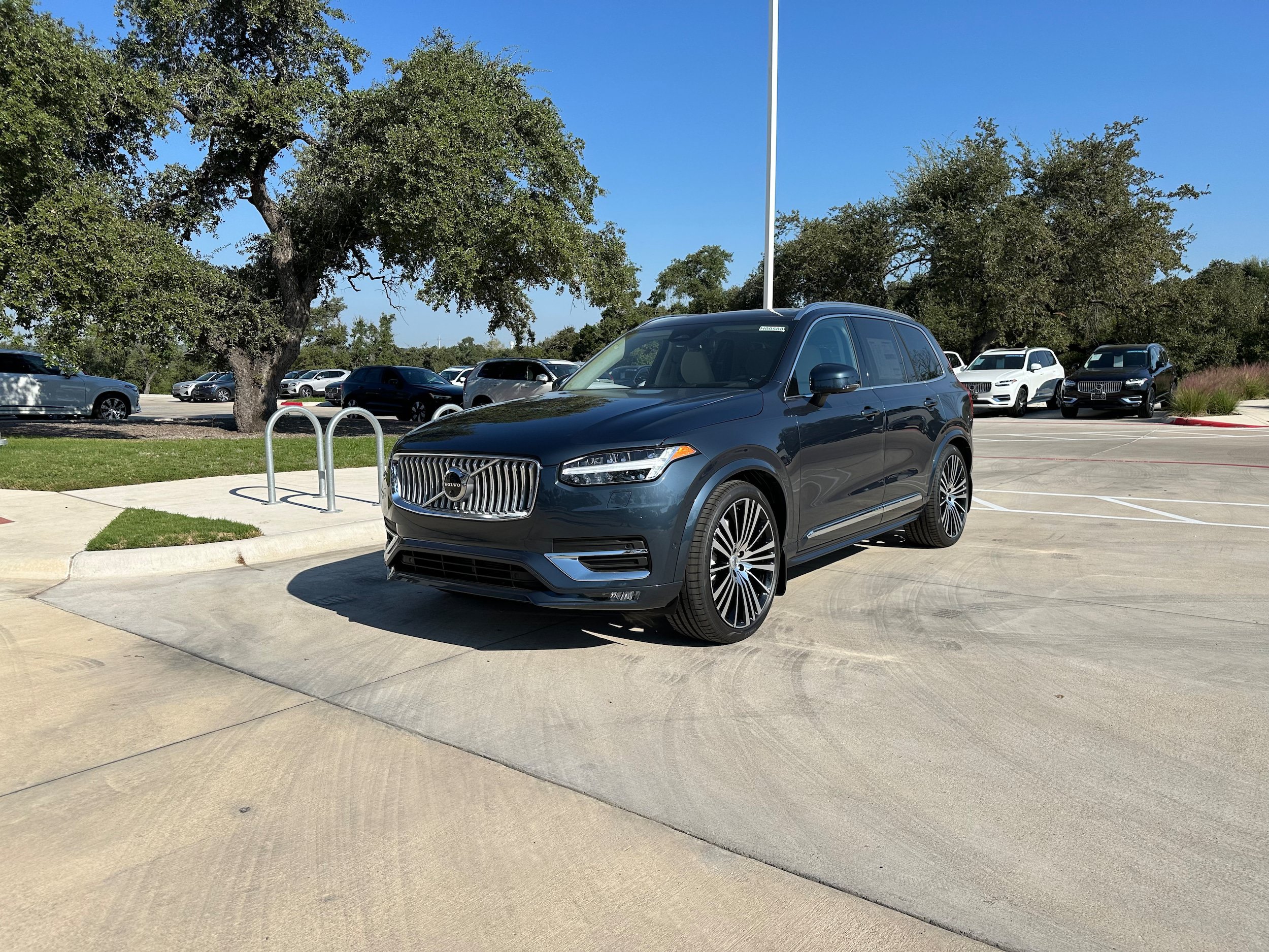Used 2025 Volvo XC90 B6 Ultra w/ Lounge Package AWD/4WD image 2