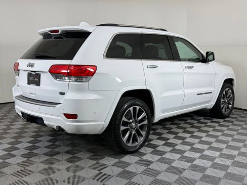 Used 2017 Jeep Grand Cherokee Overland w/ Jeep Active Safety Group image 9