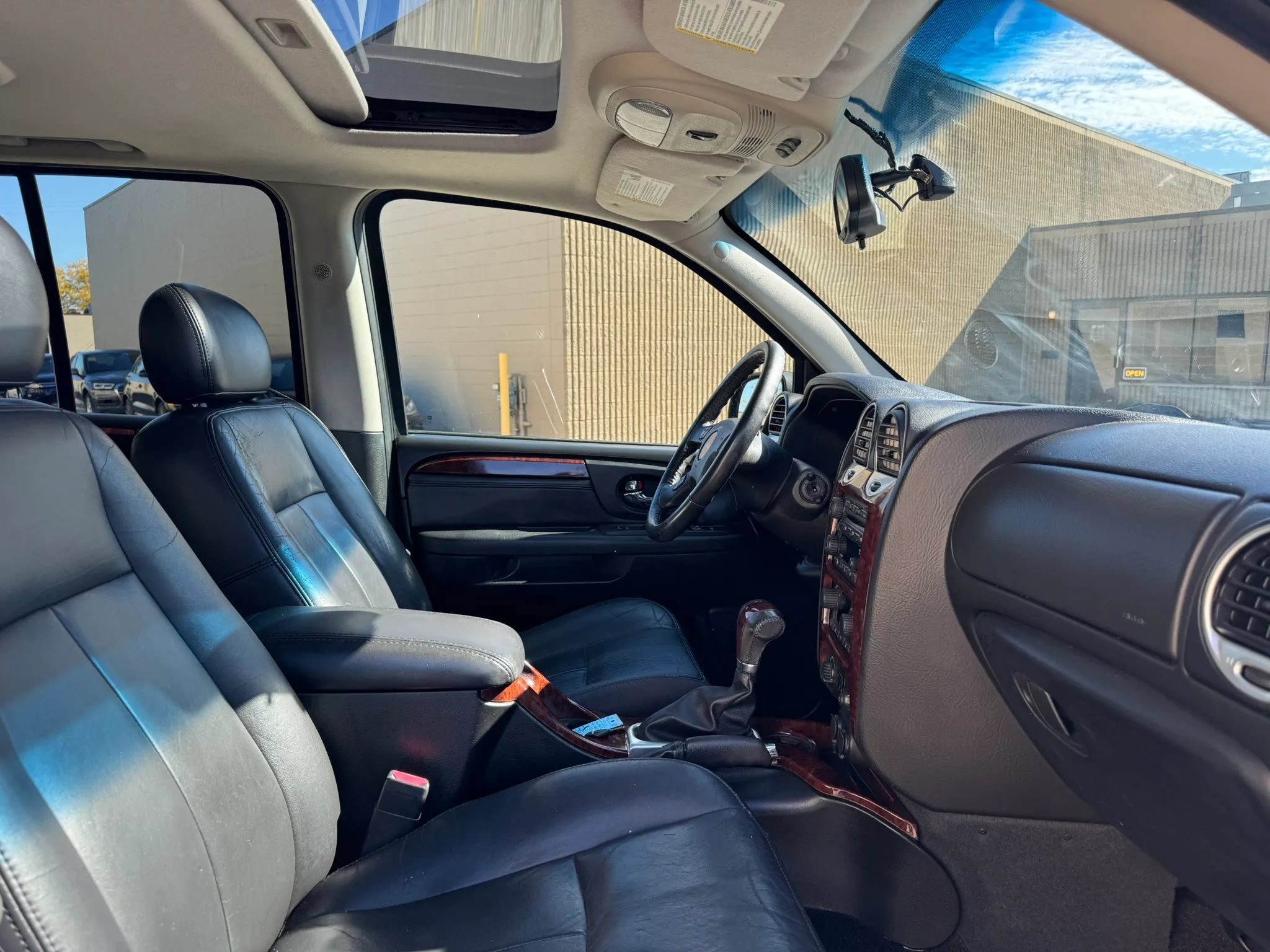 Used 2005 GMC Envoy SLT AWD/4WD image 23