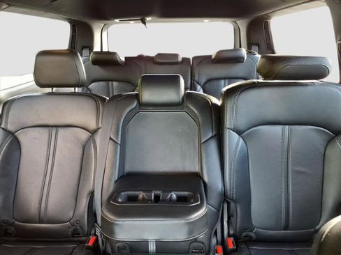 Used 2024 Jeep Wagoneer Series II w/ Flexible Seating Group image 16