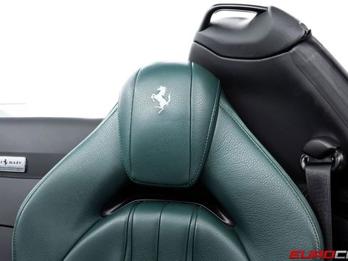 Used 2022 Ferrari 812 GTS RWD image 49