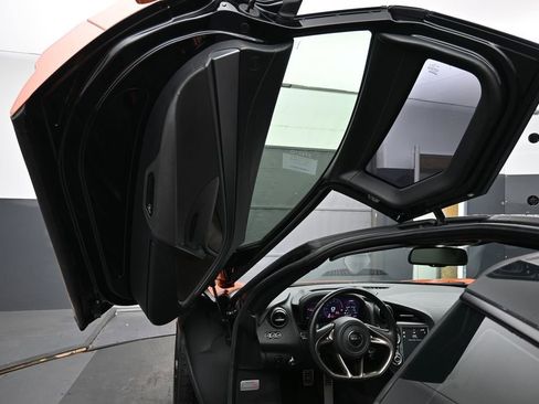 Used 2019 McLaren 720S Luxury RWD image 10