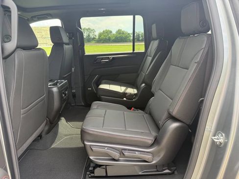 New 2026 Chevrolet Suburban RST w/ Advanced Technology Package AWD/4WD image 15
