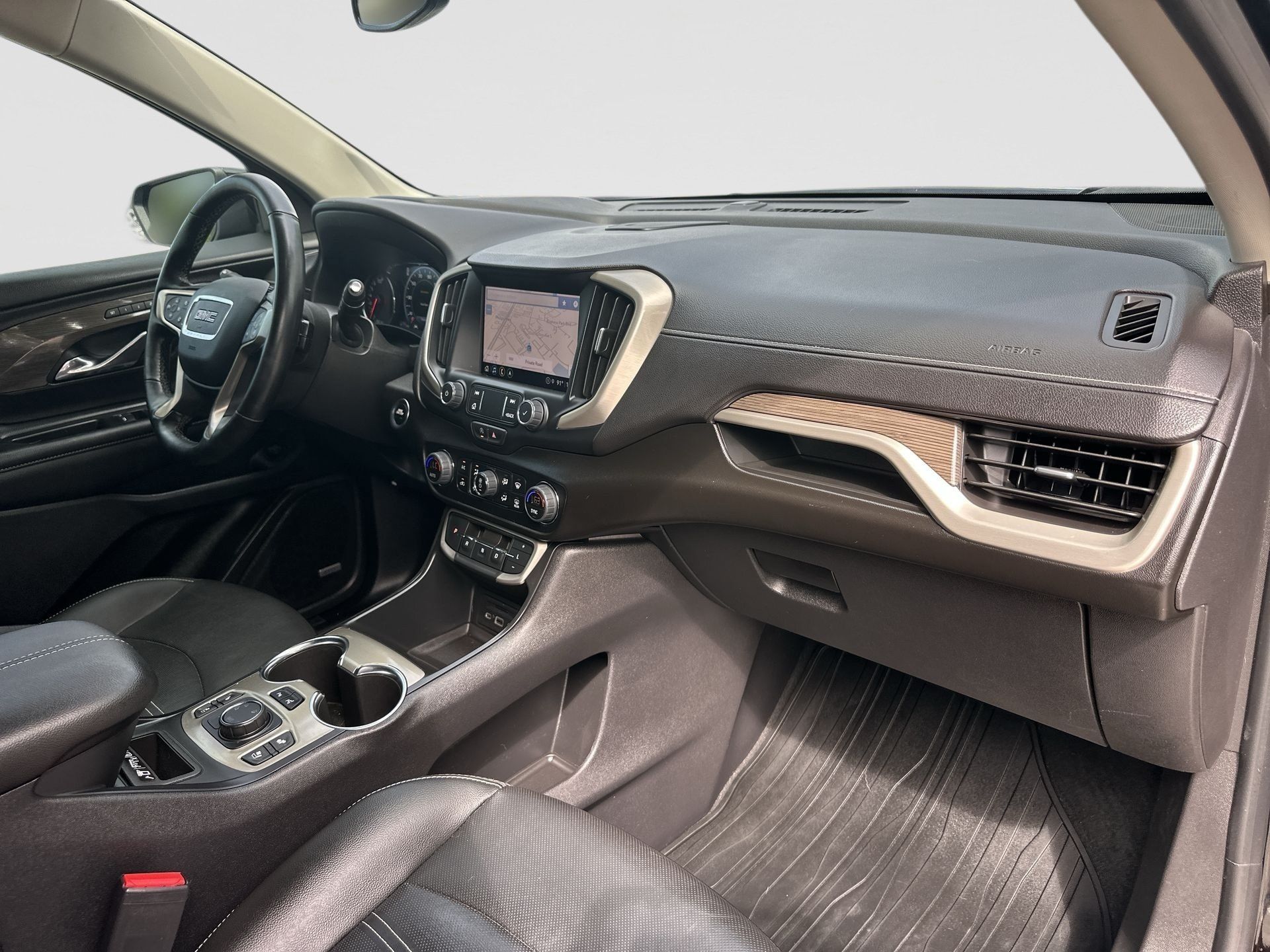 Certified 2024 GMC Terrain Denali w/ Denali Premium Package AWD/4WD image 29