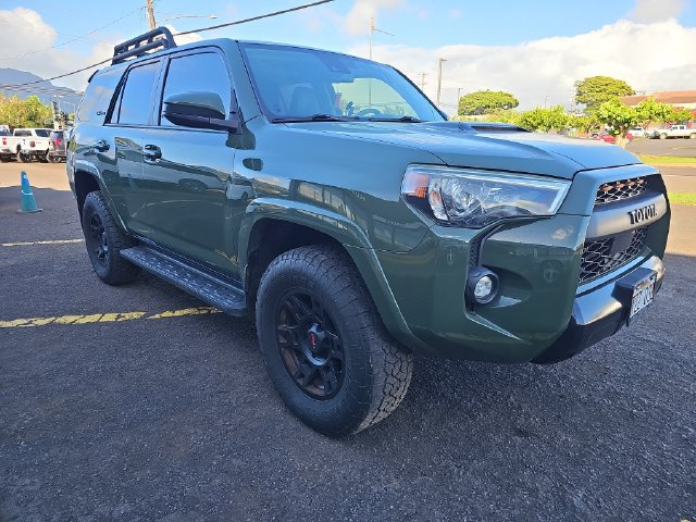 Used 2020 Toyota 4Runner SR5 AWD/4WD image 7