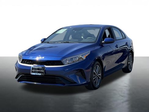 Certified 2023 Kia Forte LXS FWD image 4