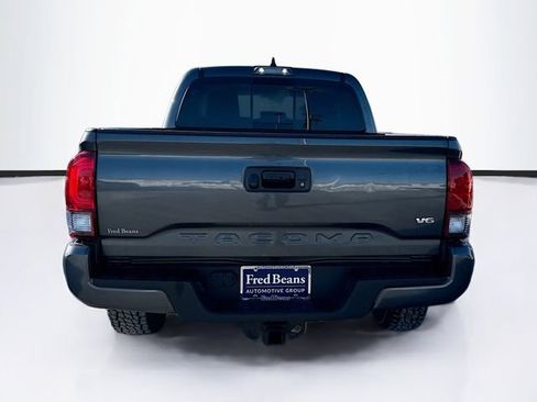 Used 2022 Toyota Tacoma SR5 w/ Technology Package image 7