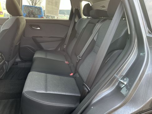 Used 2023 Nissan Rogue SV image 15