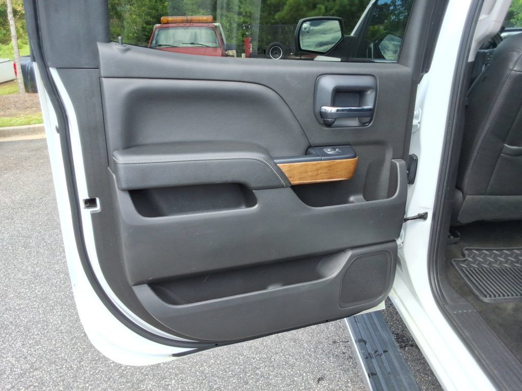 Used 2018 Chevrolet Silverado 1500 LTZ w/ Sport Package AWD/4WD image 18