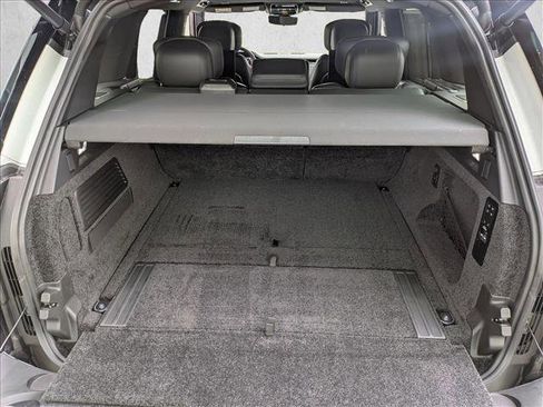 Used 2025 Land Rover Range Rover Autobiography AWD/4WD image 6