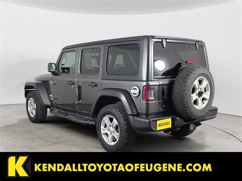 Used 2018 Jeep Wrangler Unlimited Sport S image 3