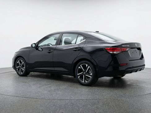 Used 2025 Nissan Sentra SV image 6