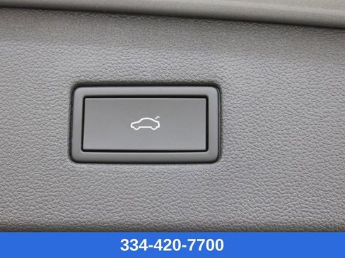 Used 2022 Volkswagen Tiguan SE R-Line image 30