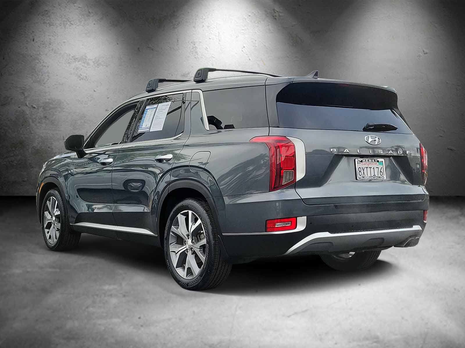 Used 2022 Hyundai Palisade SEL w/ Premium Package FWD image 4