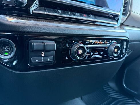 Used 2024 Chevrolet Silverado 2500 LT w/ Convenience Package image 35