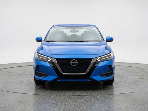 Used 2025 Nissan Sentra SV image 2