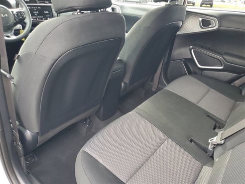 Used 2022 Kia Soul LX image 22