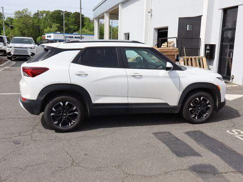 Used 2023 Chevrolet TrailBlazer LT image 11