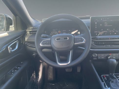 New 2026 Jeep Compass Latitude image 12